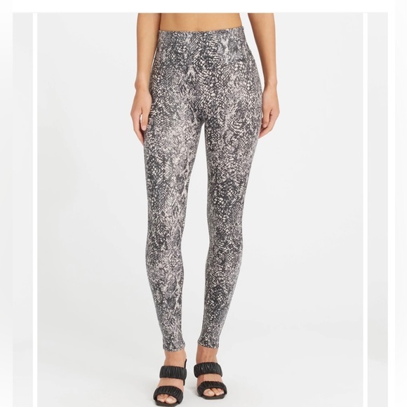Faux Leather Snake Shine Leggings